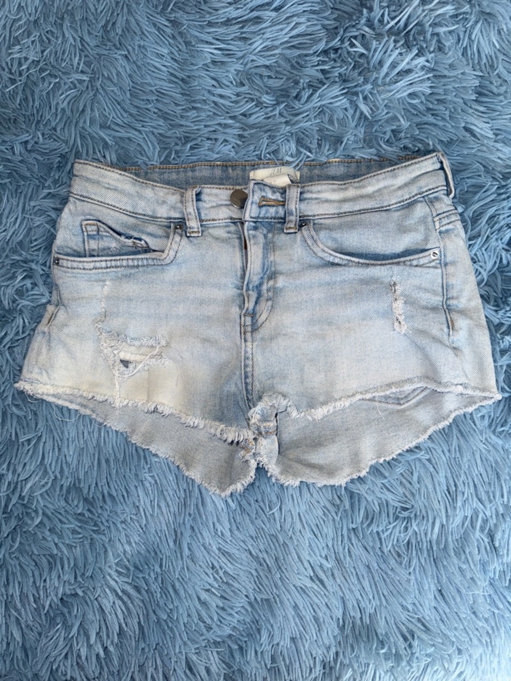 H&M Light Blue Distressed Denim Cutoff Booty Shorts Size 2